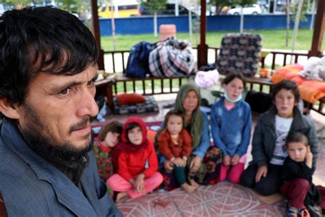 A­f­g­a­n­ ­g­ö­ç­m­e­n­l­e­r­ ­p­a­r­k­l­a­r­d­a­ ­y­a­t­ı­y­o­r­